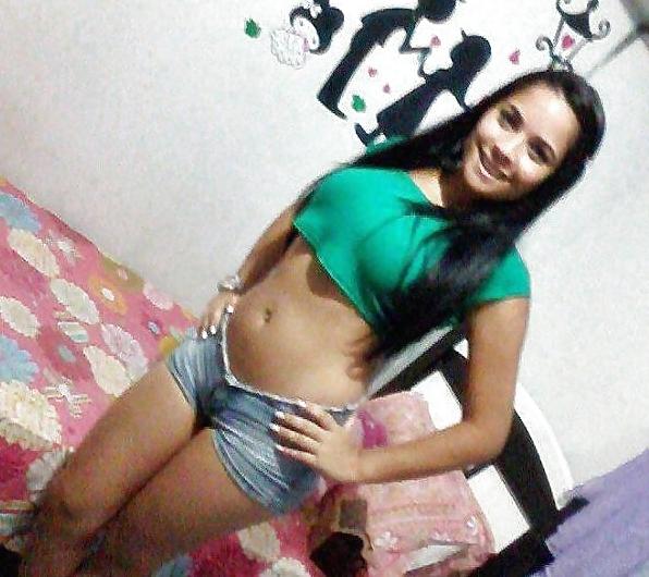 24P MAMASITAS  LATINAS EN JEANS