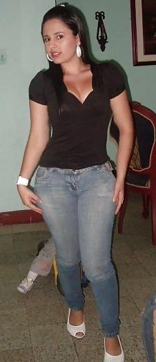 24P MAMASITAS  LATINAS EN JEANS