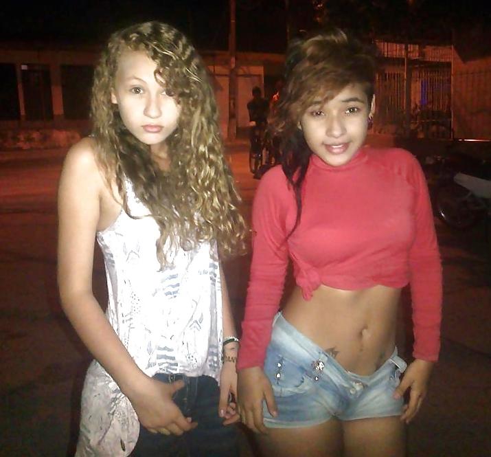24P MAMASITAS  LATINAS EN JEANS