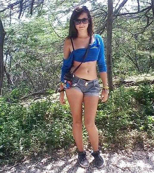 24P MAMASITAS  LATINAS EN JEANS