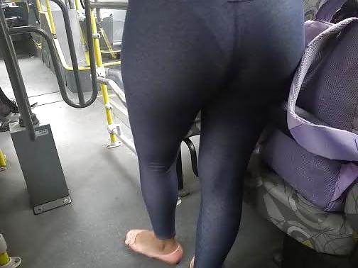 24P SDRUWS2 - WONDERFUL BRAZILIAN ASS IN TIGHT PANTS INSIDE BUS