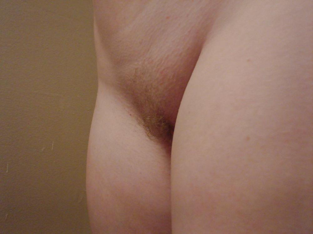 25P Wife in bathroom