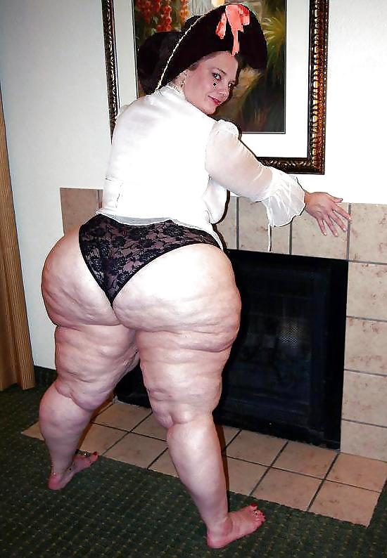 25P Thong Swollowers