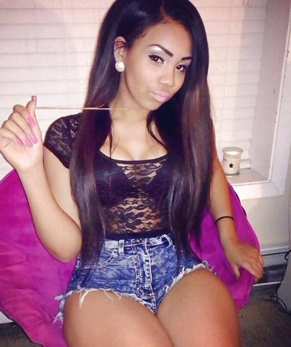 21P Dominican Latina babe very curvy hottie
