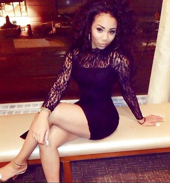21P Dominican Latina babe very curvy hottie