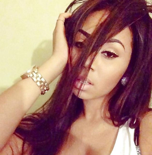 21P Dominican Latina babe very curvy hottie