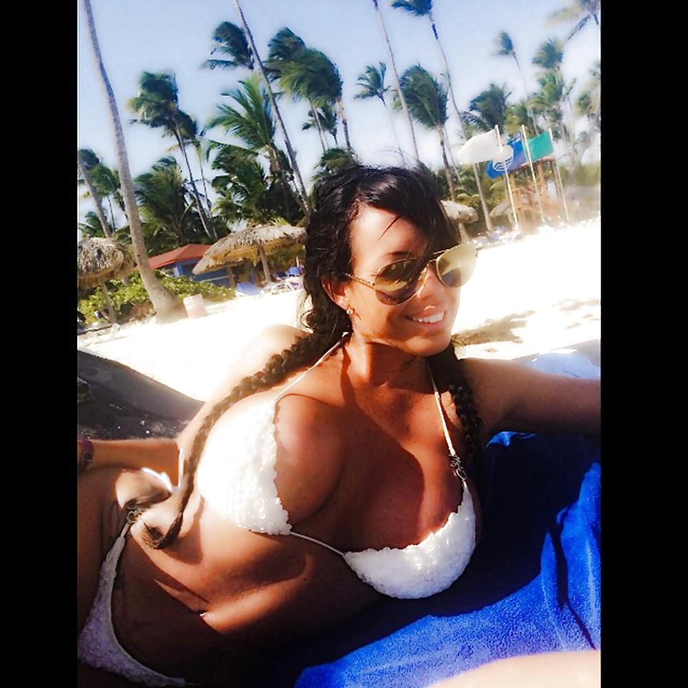 24P Big breasted brazilian babe