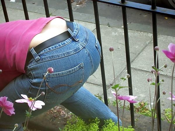 6P Voyeur neighbor  in tight jeans