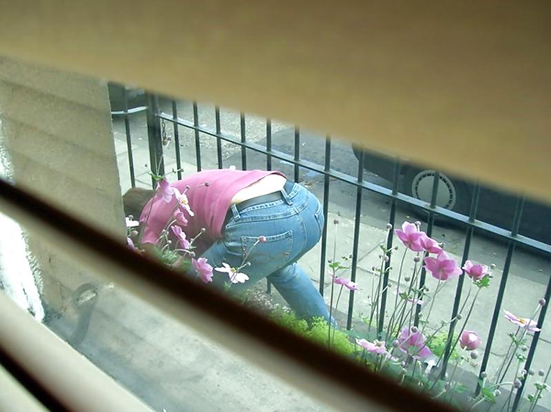 6P Voyeur neighbor  in tight jeans
