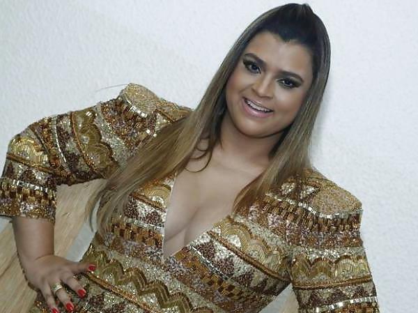 25P Sexy chubby brazilian singer preta gil