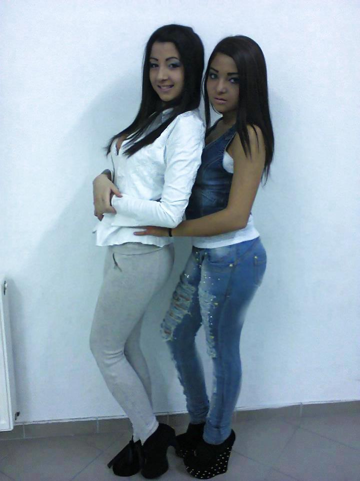 25P Teen sluts in tight jeans 1.