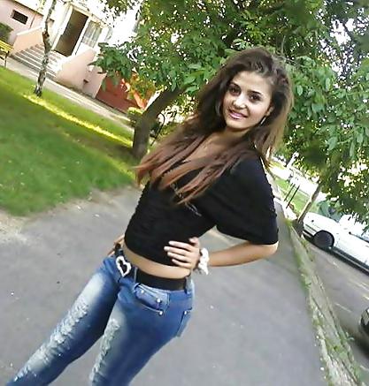 25P Teen sluts in tight jeans 1.