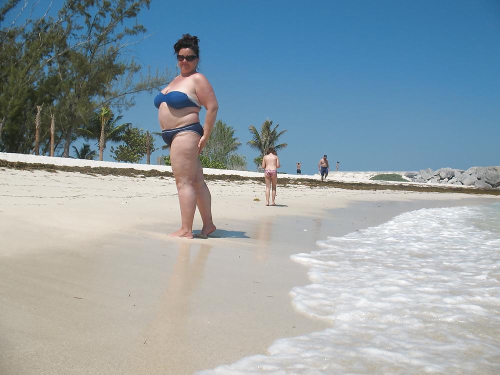15P My fat women in holiday and public