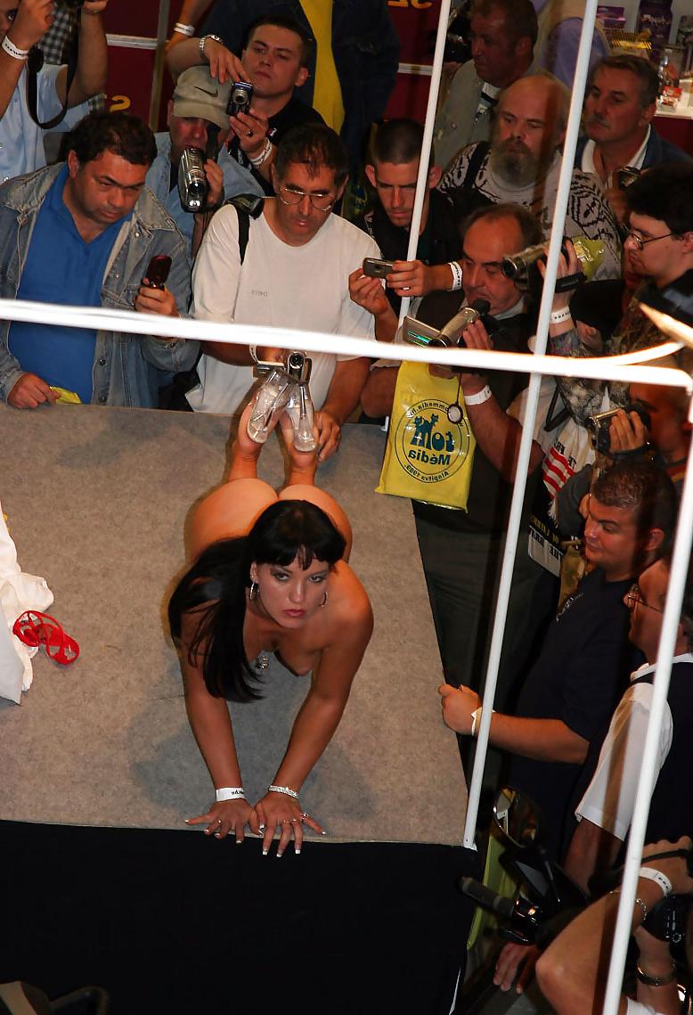 25P Sex Show - 14