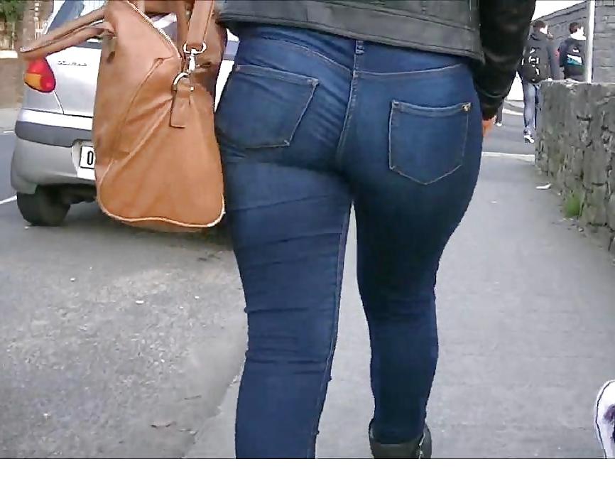 13P White Girls in tight Jeans ass