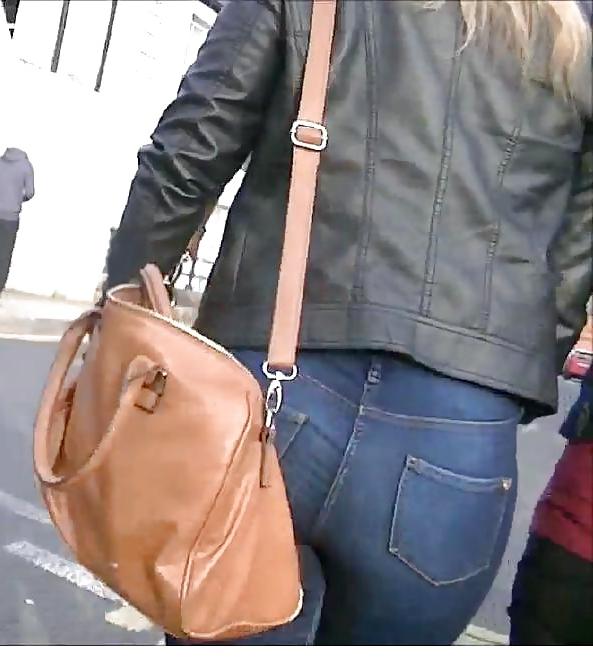13P White Girls in tight Jeans ass