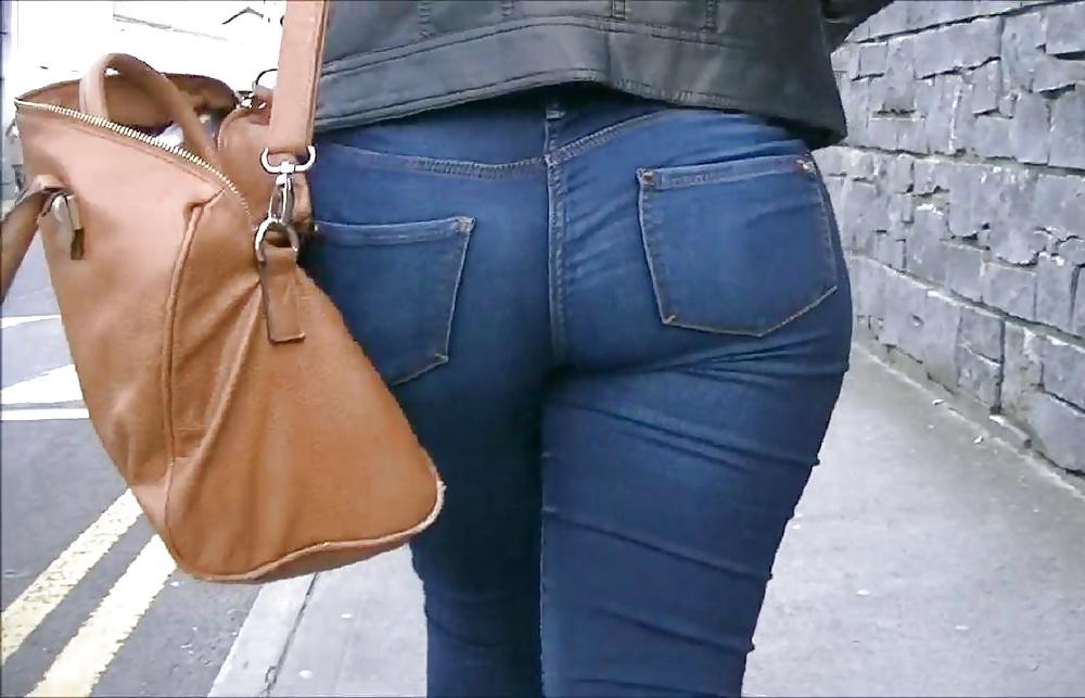 13P White Girls in tight Jeans ass