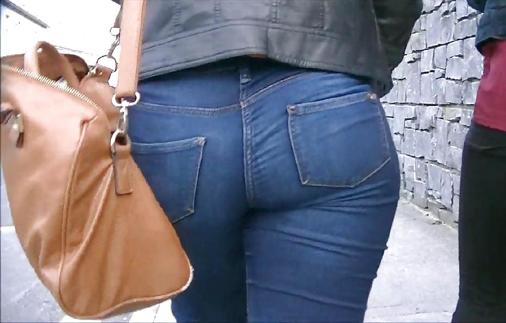 13P White Girls in tight Jeans ass