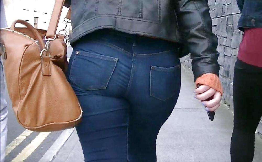 13P White Girls in tight Jeans ass