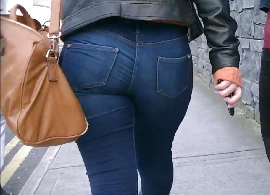 13P White Girls in tight Jeans ass