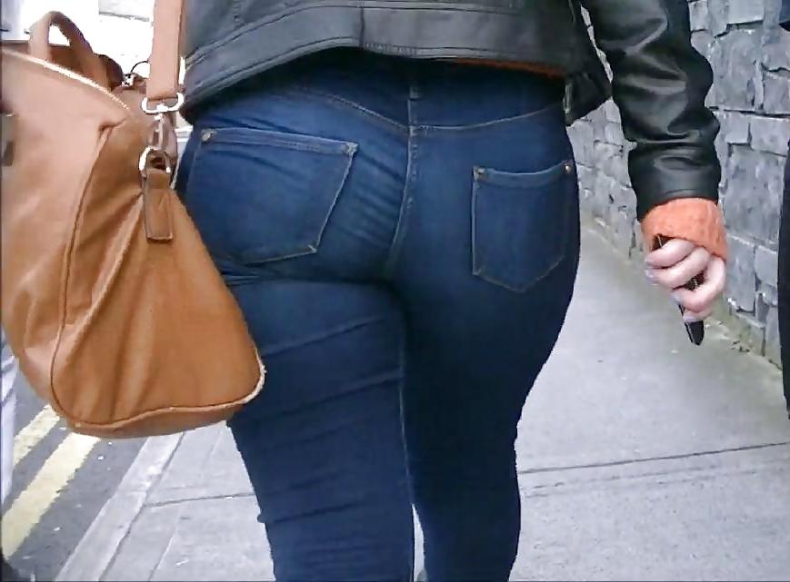 13P White Girls in tight Jeans ass