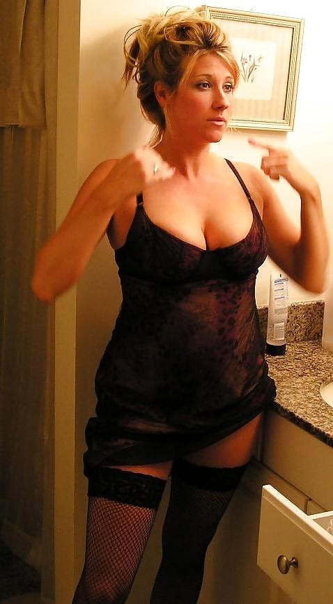 20P Sexy milf slut