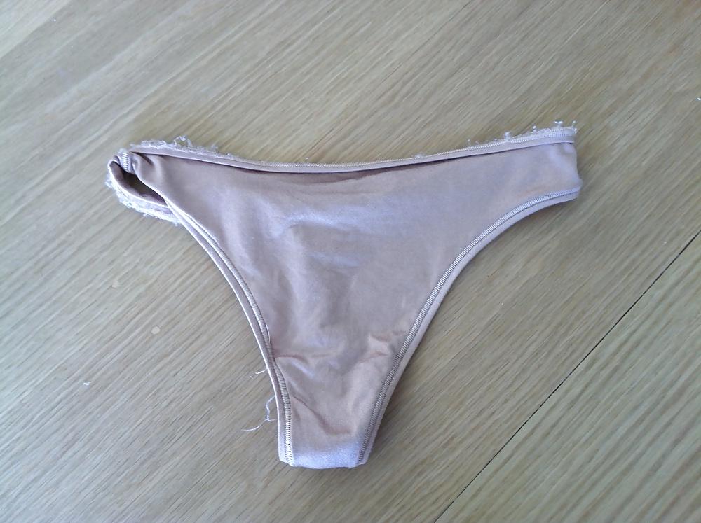 4P Milf's Thong