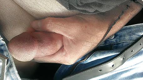 15P Black pantyhose under jeans