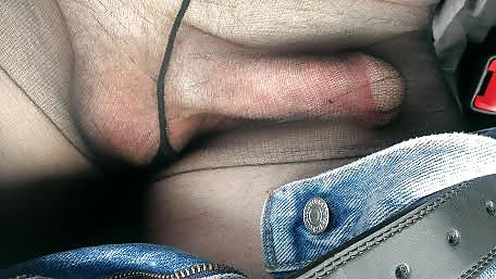 15P Black pantyhose under jeans