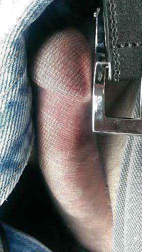 15P Black pantyhose under jeans