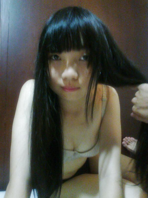 25P Chinese College girl went naughty with her beloved BF