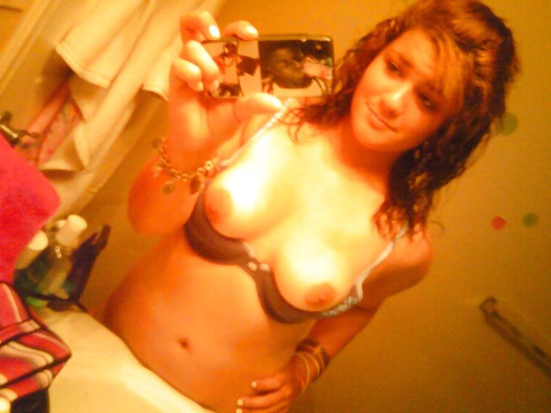 25P Mirror Girls 19: Sexy Teen Self Shots