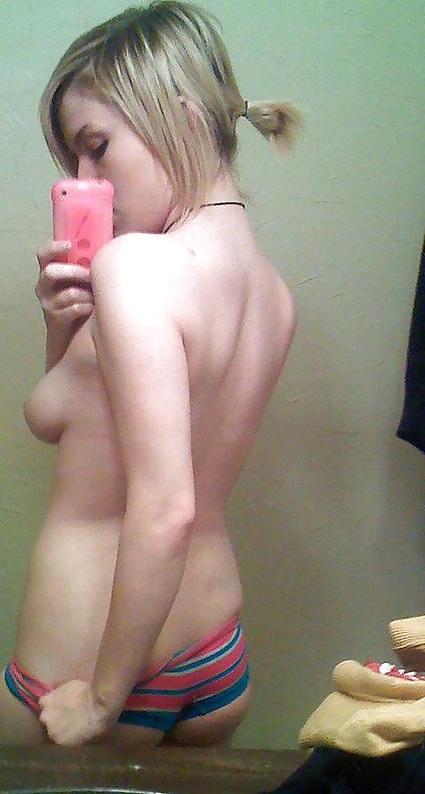 25P Mirror Girls: Teen Self Shots 1