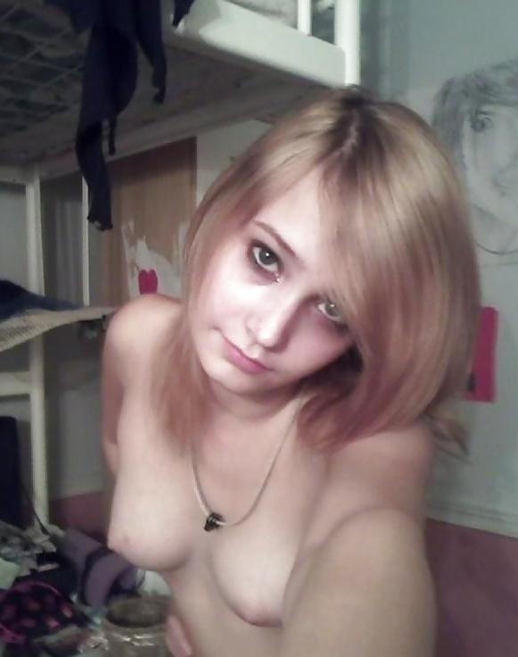 25P Mirror Girls: Teen Self Shots 1