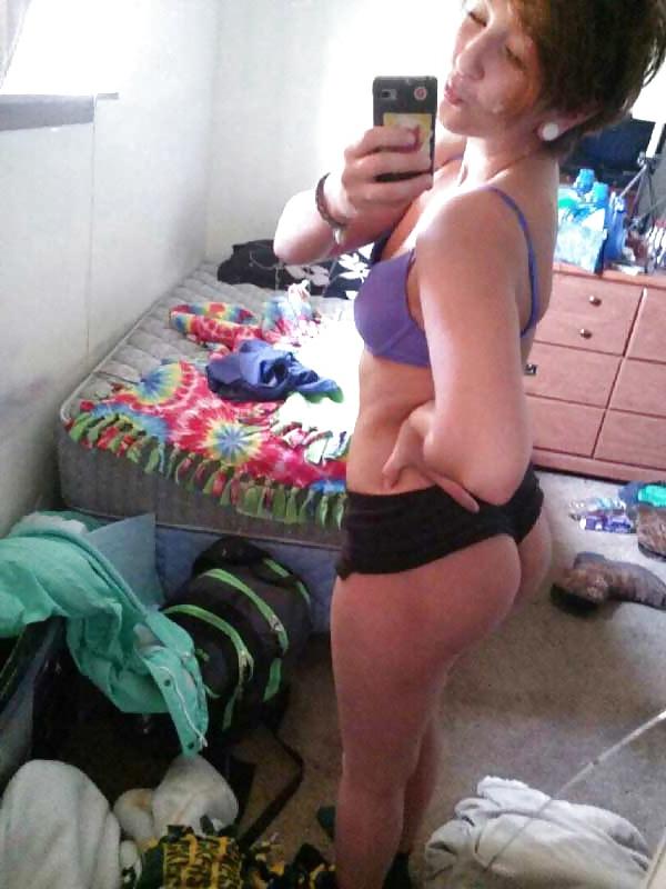 25P Mirror Girls: Teen Self Shots 1