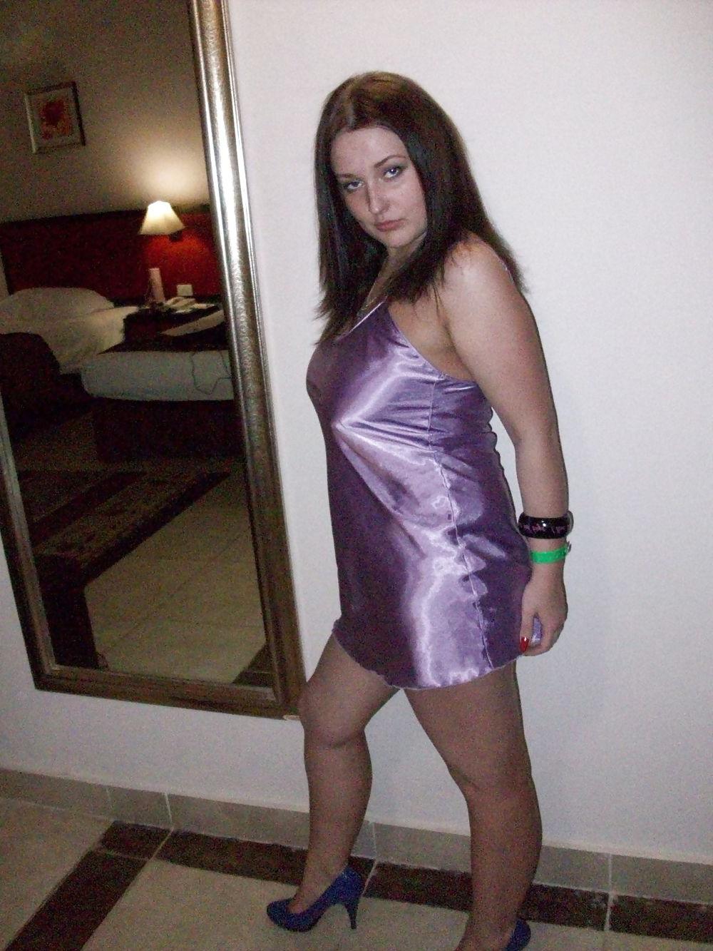 25P Thick sexy brunette