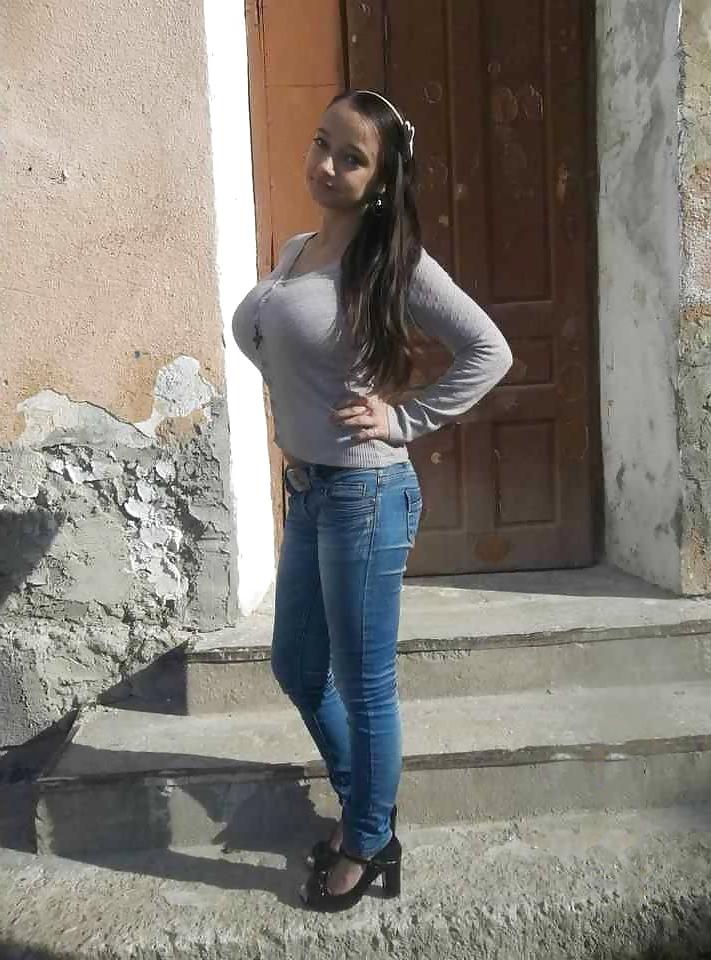 25P Curvy Beauties 85 Clothed Edition