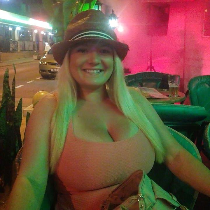 25P Curvy Beauties 85 Clothed Edition