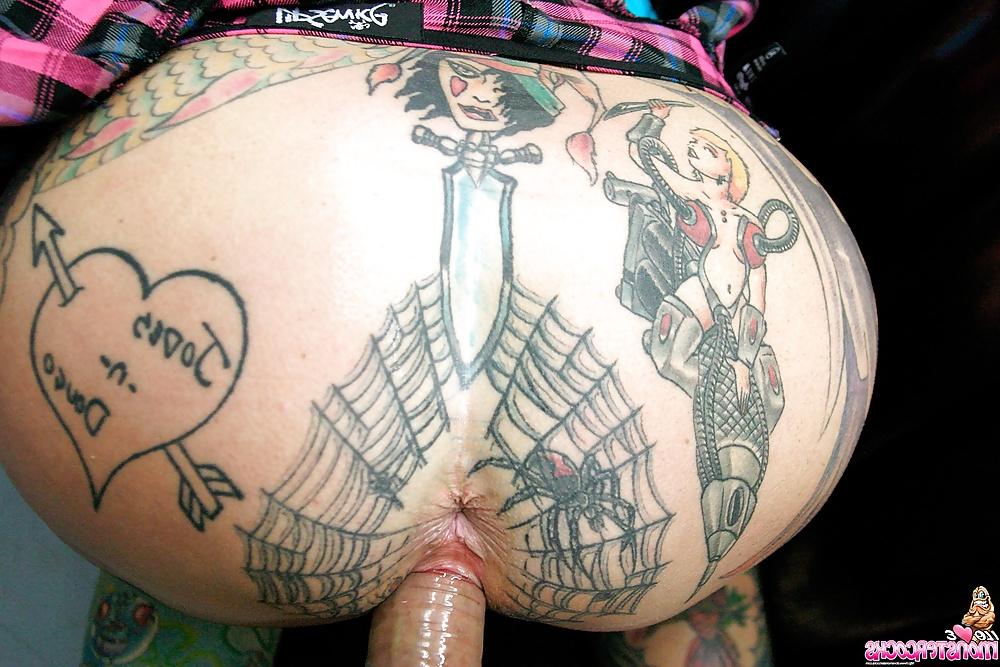 25P Inked Adult Entertainer: BlacK Widow