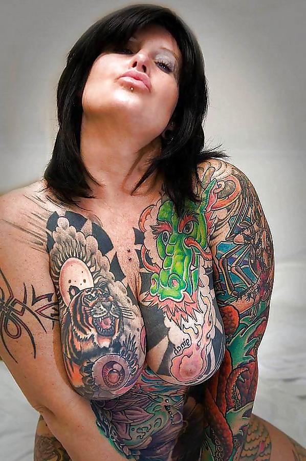 25P Inked Adult Entertainer: BlacK Widow