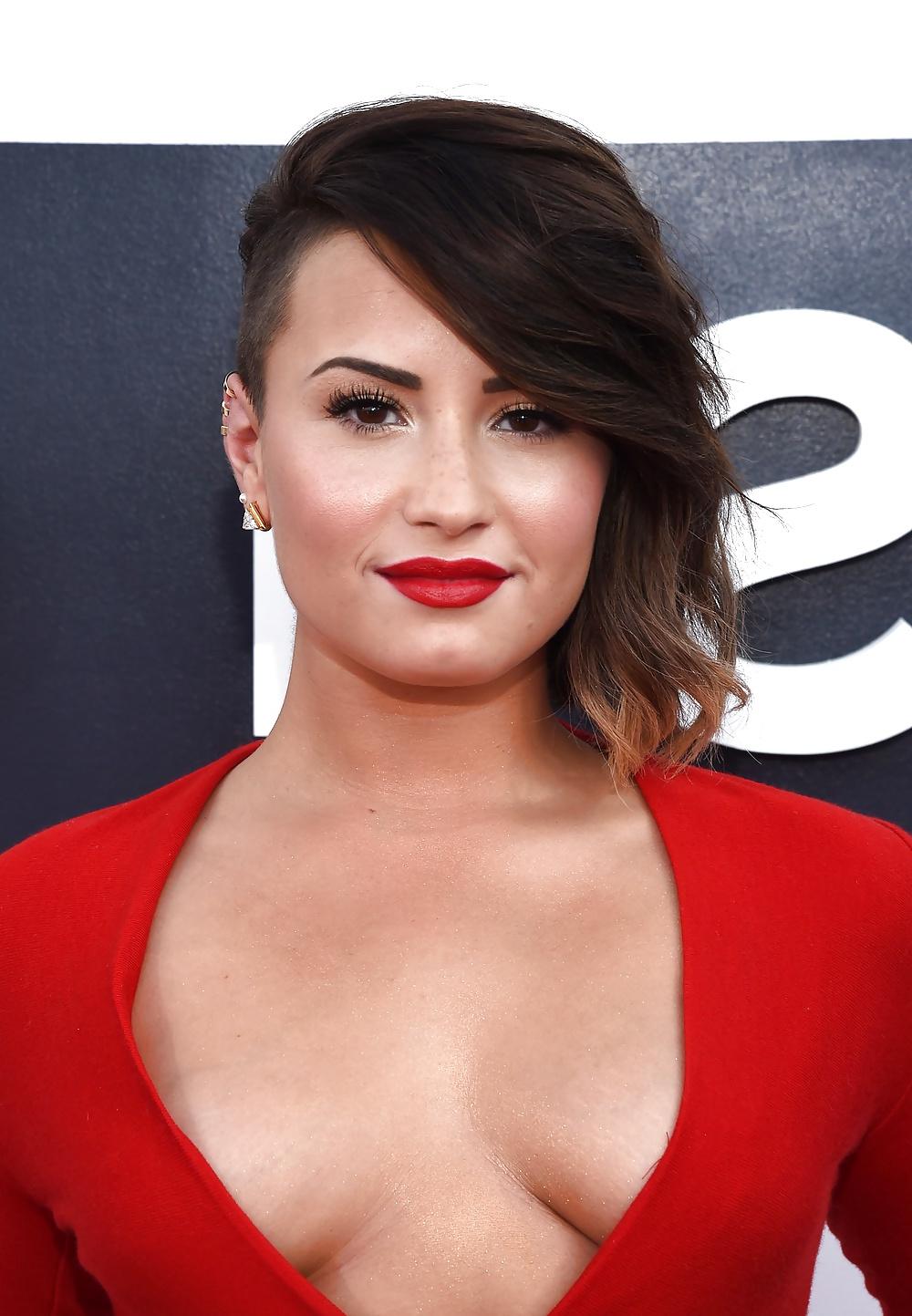 17P Demi Lovato - MTV Video Music Awards 2014