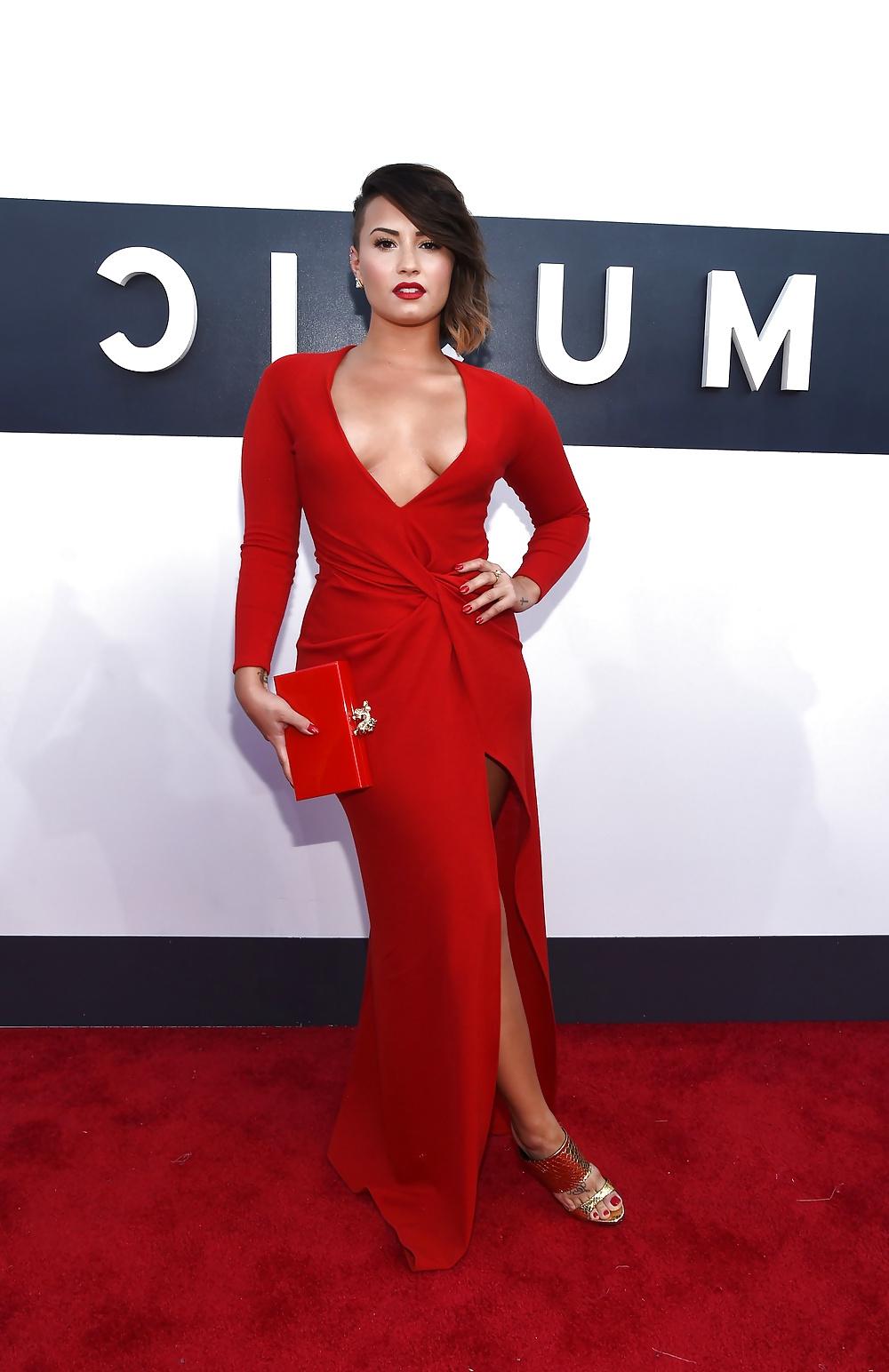 17P Demi Lovato - MTV Video Music Awards 2014