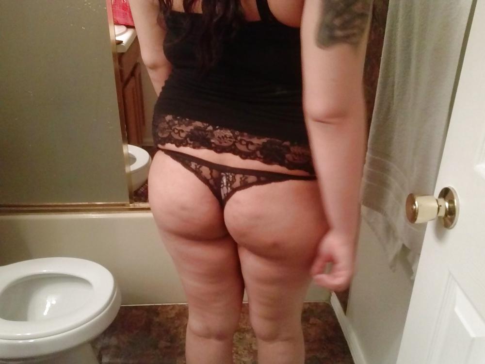 12P Fat ass girl - debela guza