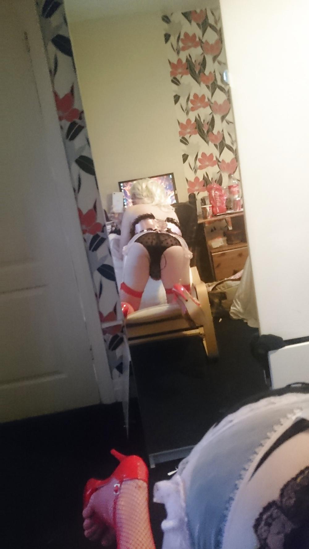 25P Blonde bimbo in pink corset