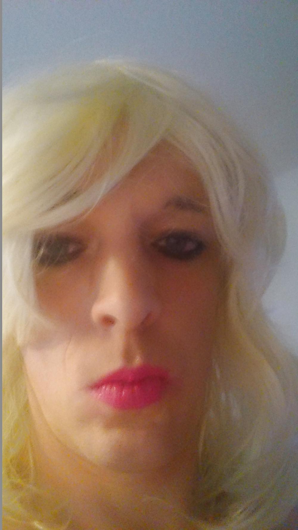 25P Blonde bimbo in pink corset