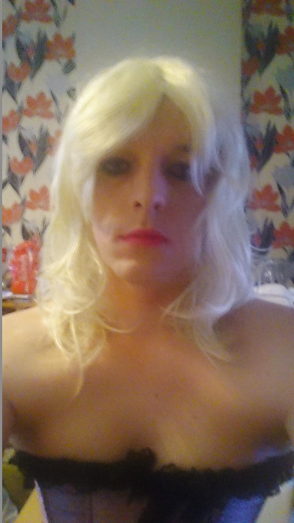 25P Blonde bimbo in pink corset