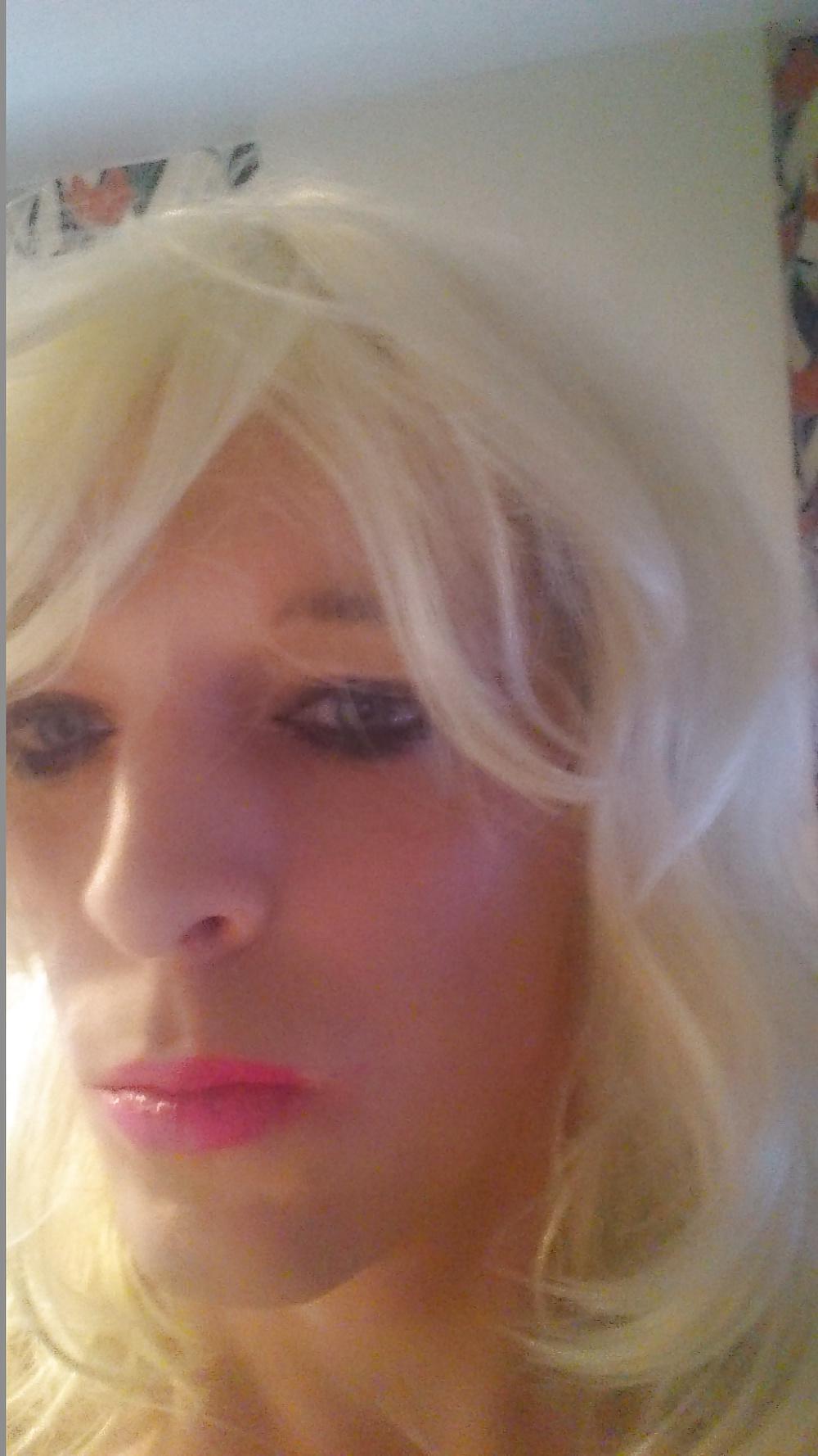 25P Blonde bimbo in pink corset