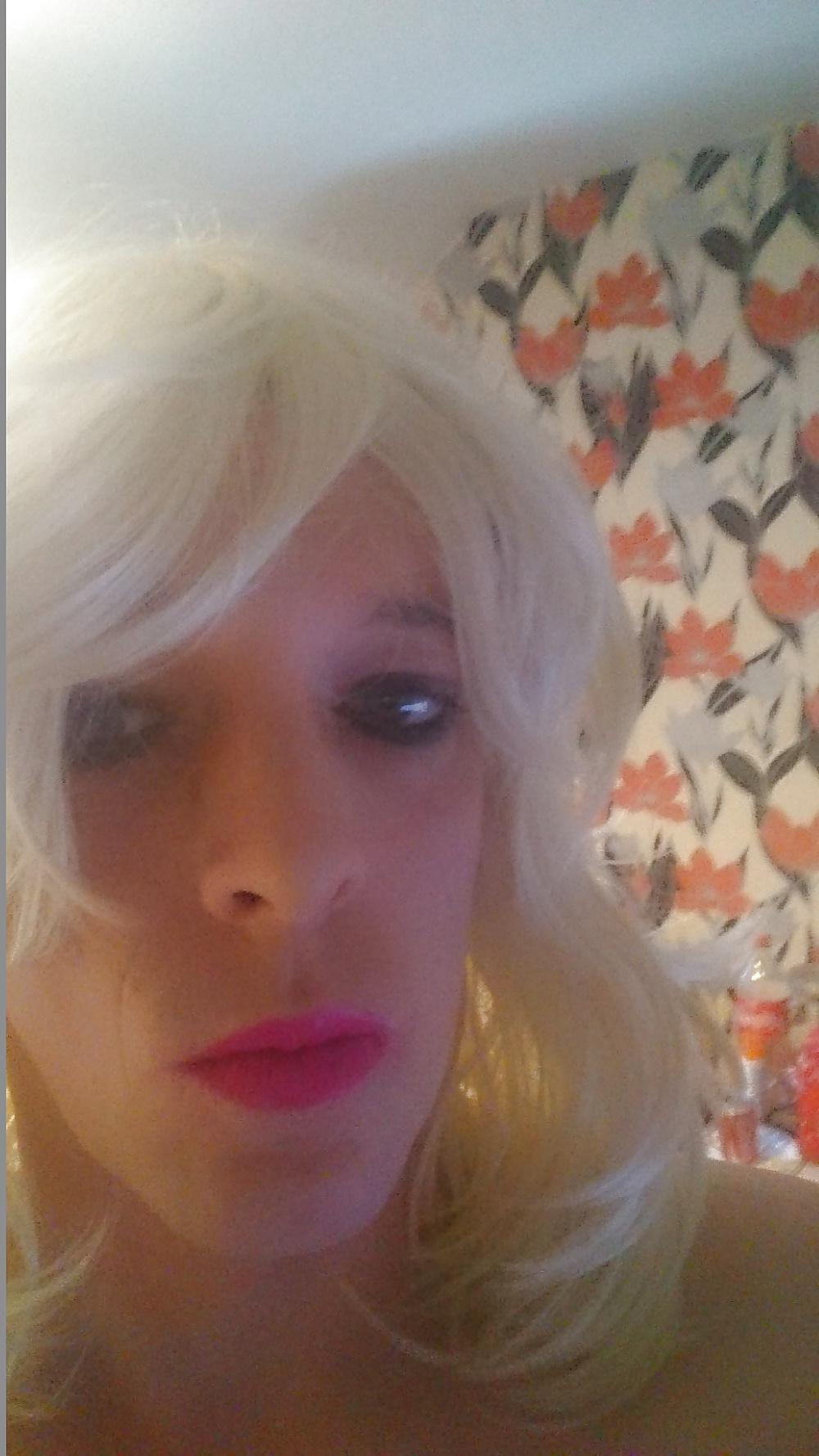 25P Blonde bimbo in pink corset