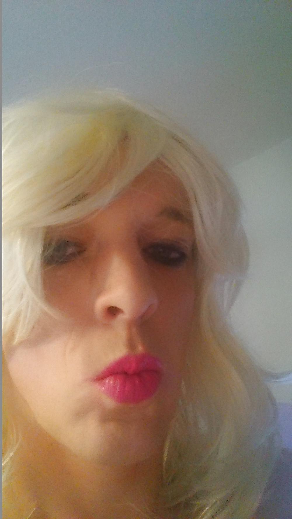 25P Blonde bimbo in pink corset
