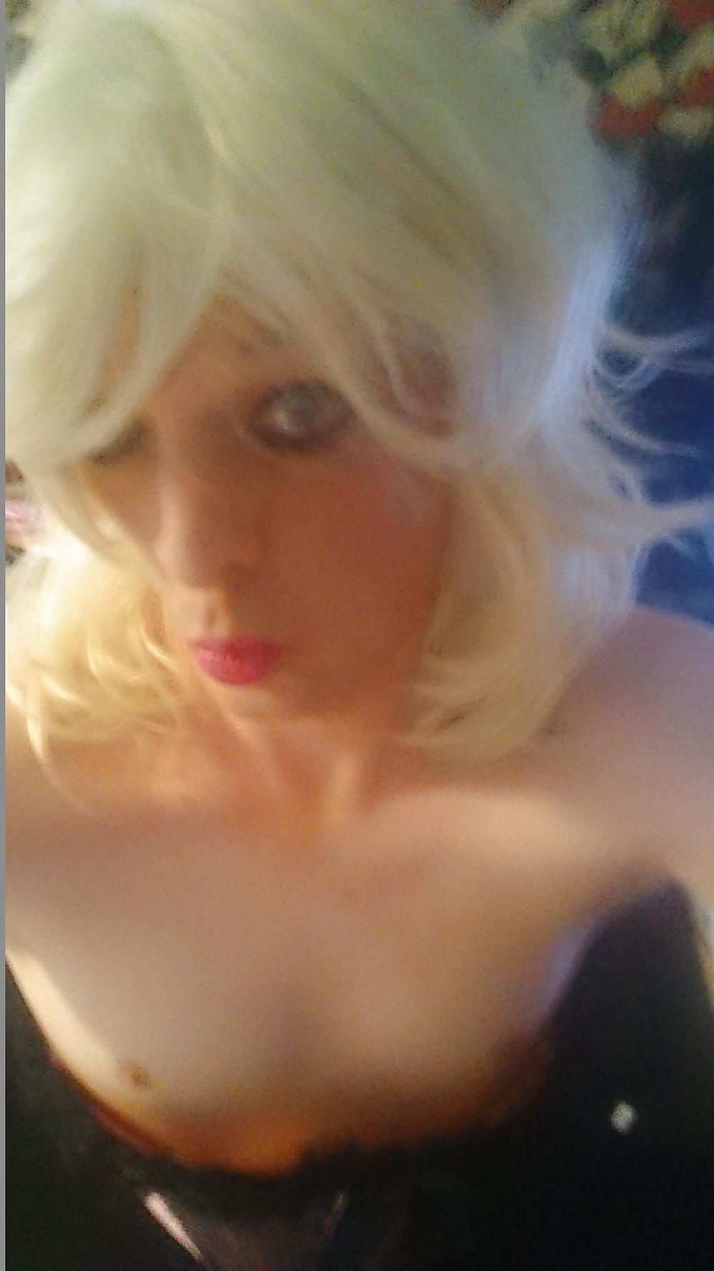 25P Blonde bimbo in pink corset